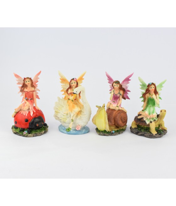 Νεράιδα πάνω σε Ζωάκια